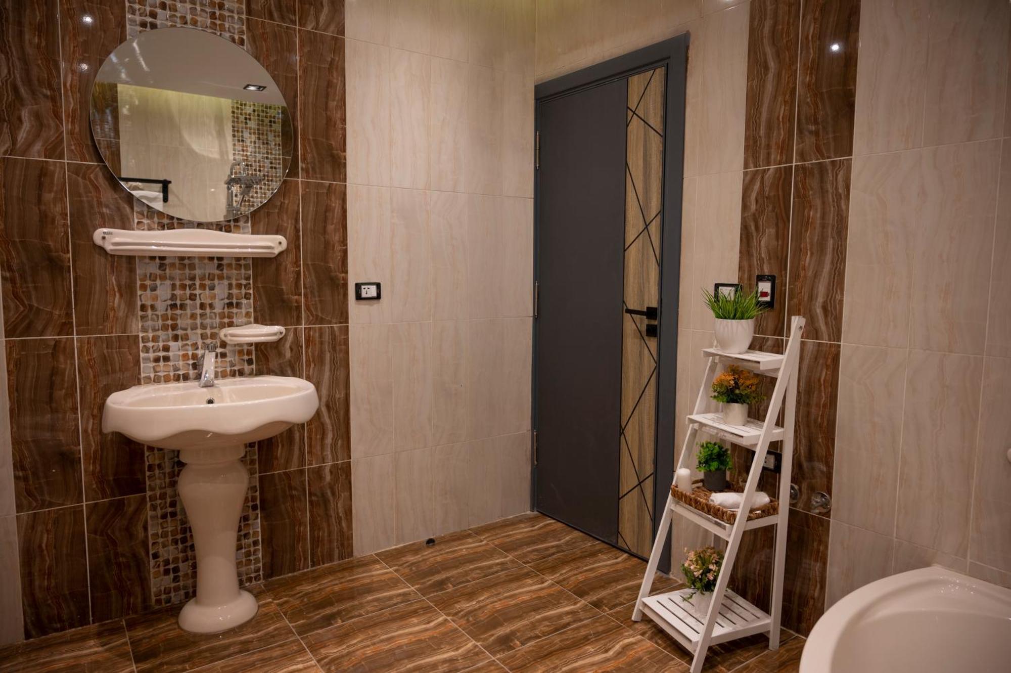Palm Pyramids View Hotel Kafret el-Gabal Room photo