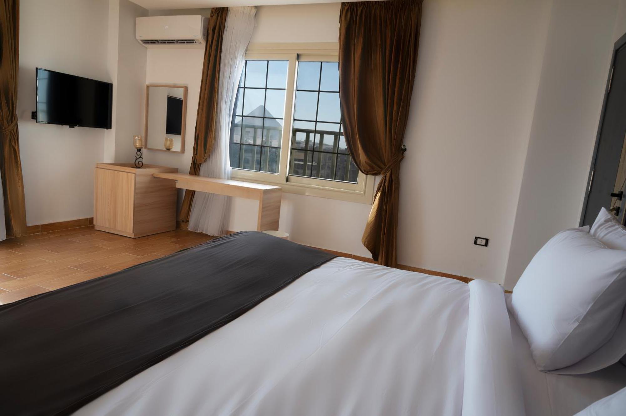 Palm Pyramids View Hotel Kafret el-Gabal Room photo